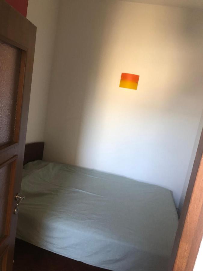 Lovely 1 Bedroom Apartment Close To Old Town Bukarest Eksteriør billede
